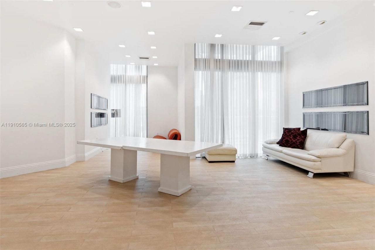 350 S Miami Ave, Unit 1805, Miami, FL 33130 Photo