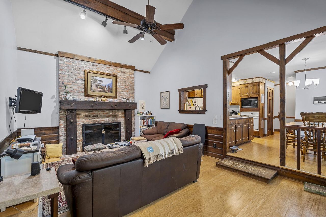 110 Bindon Circle Photo 24