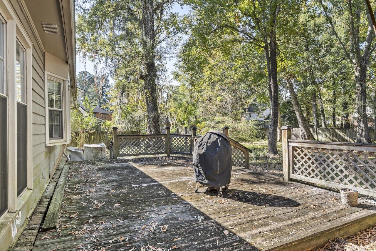 110 Bindon Circle Photo 32