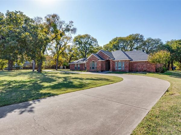 921 Corry A Edwards Drive, Kennedale, TX 76060