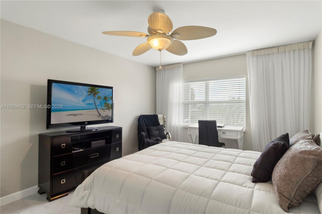 300 Diplomat Parkway, Unit 517, Hallandale Beach, FL 33009 Photo