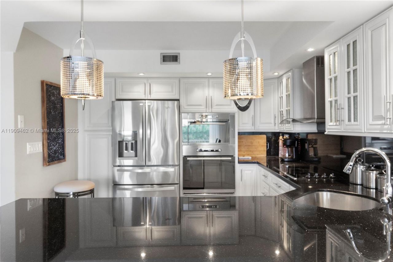 300 Diplomat Parkway, Unit 517, Hallandale Beach, FL 33009 Photo