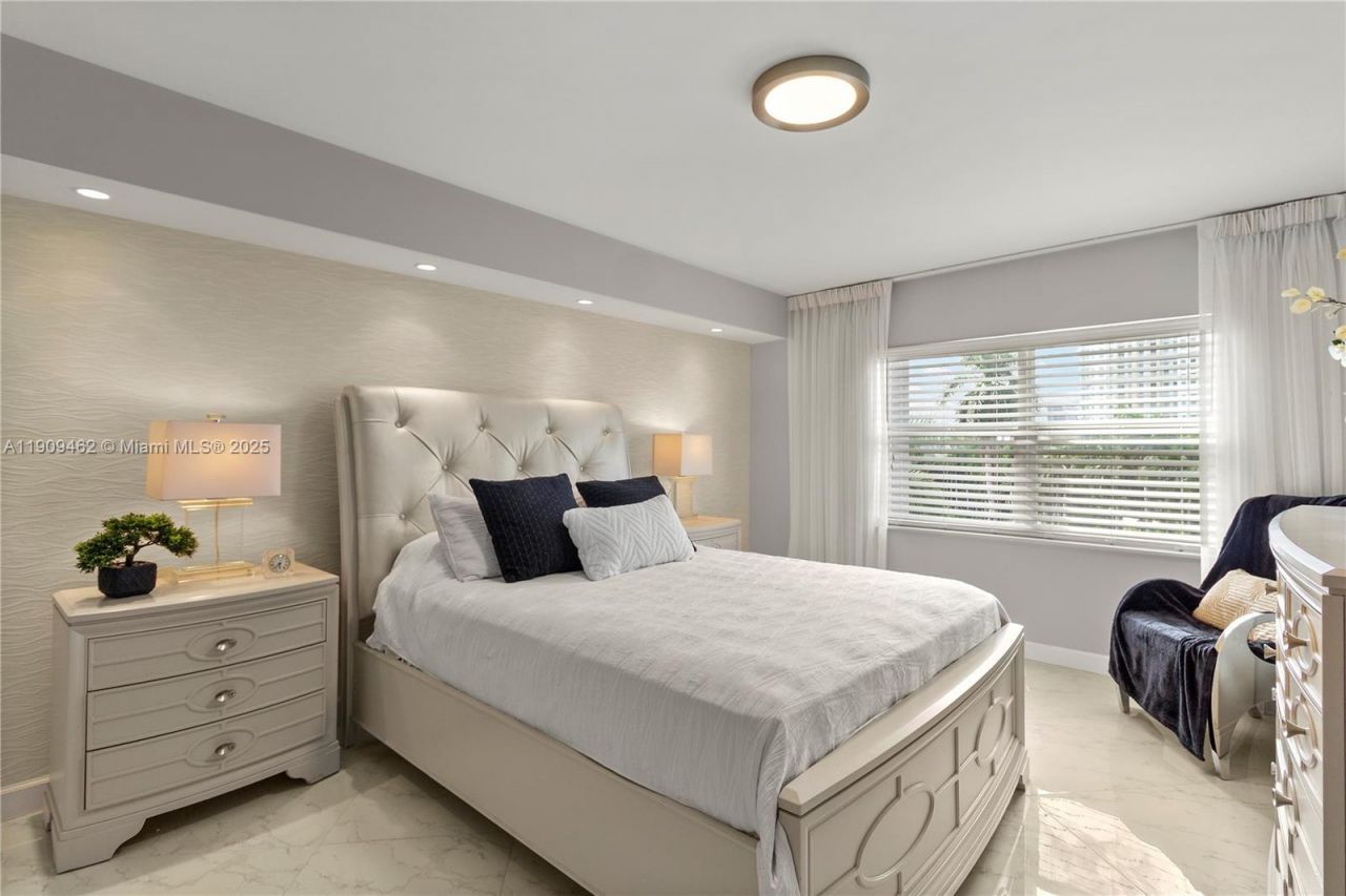 300 Diplomat Parkway, Unit 517, Hallandale Beach, FL 33009 Photo