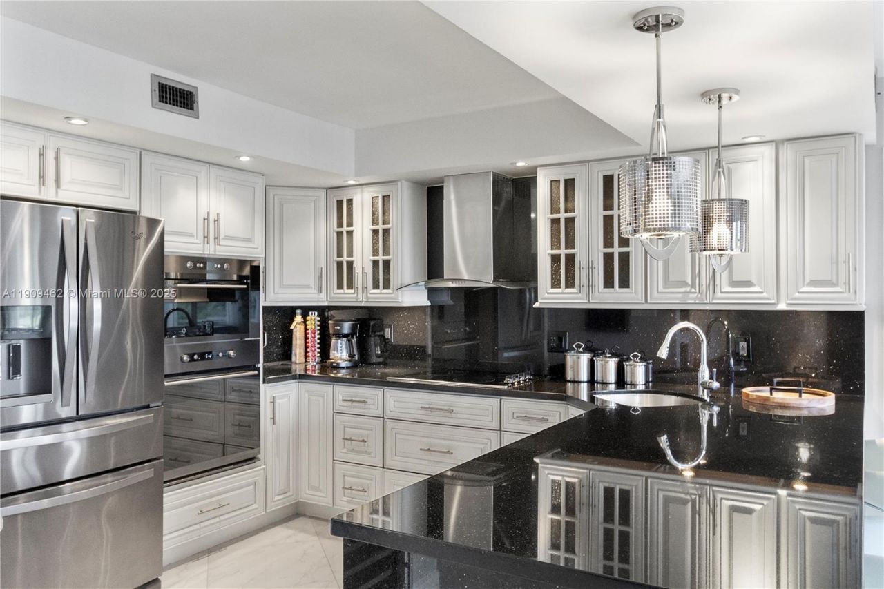 300 Diplomat Parkway, Unit 517, Hallandale Beach, FL 33009 Photo