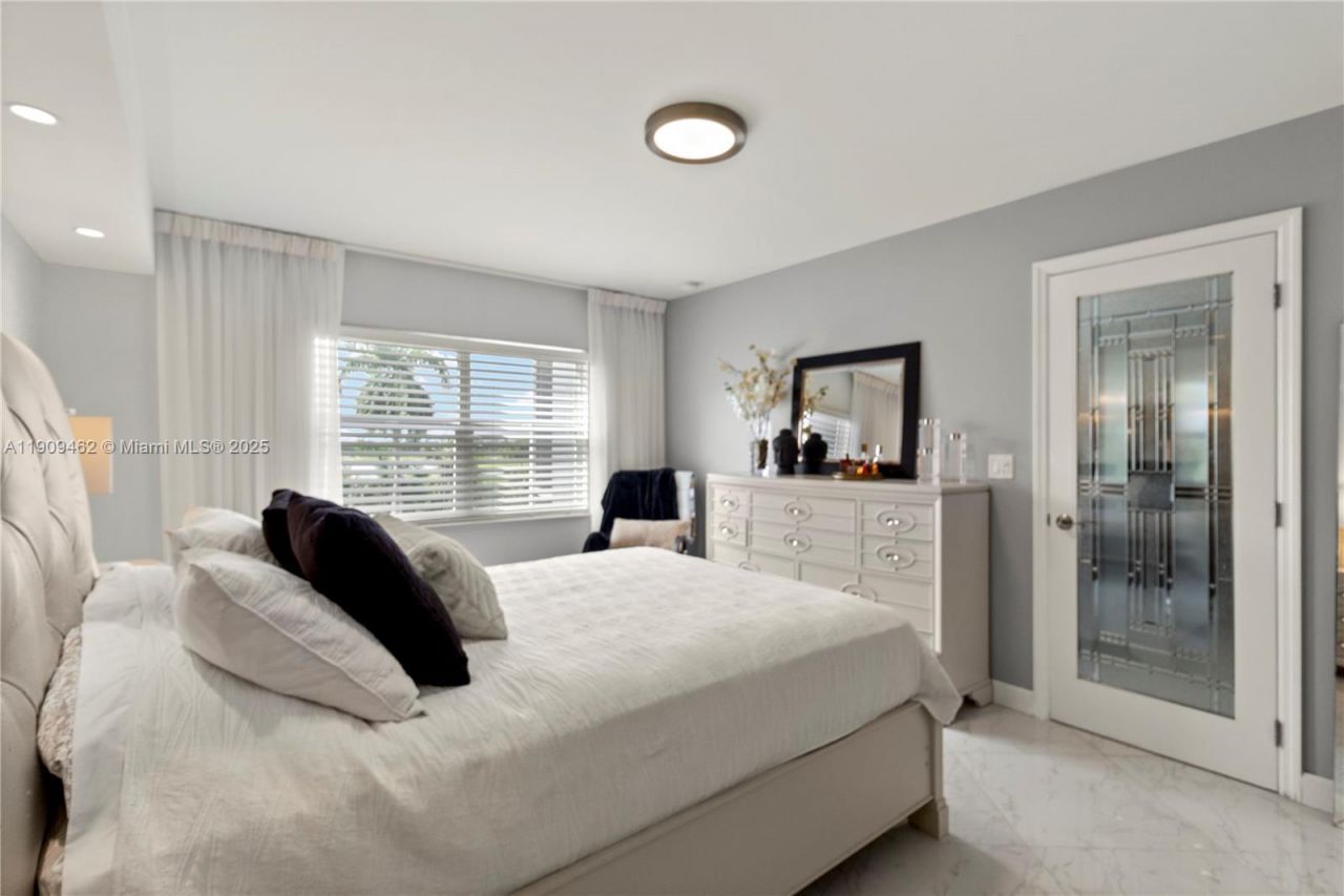 300 Diplomat Parkway, Unit 517, Hallandale Beach, FL 33009 Photo