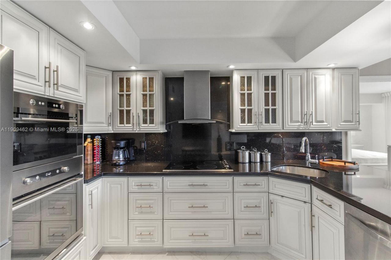 300 Diplomat Parkway, Unit 517, Hallandale Beach, FL 33009 Photo