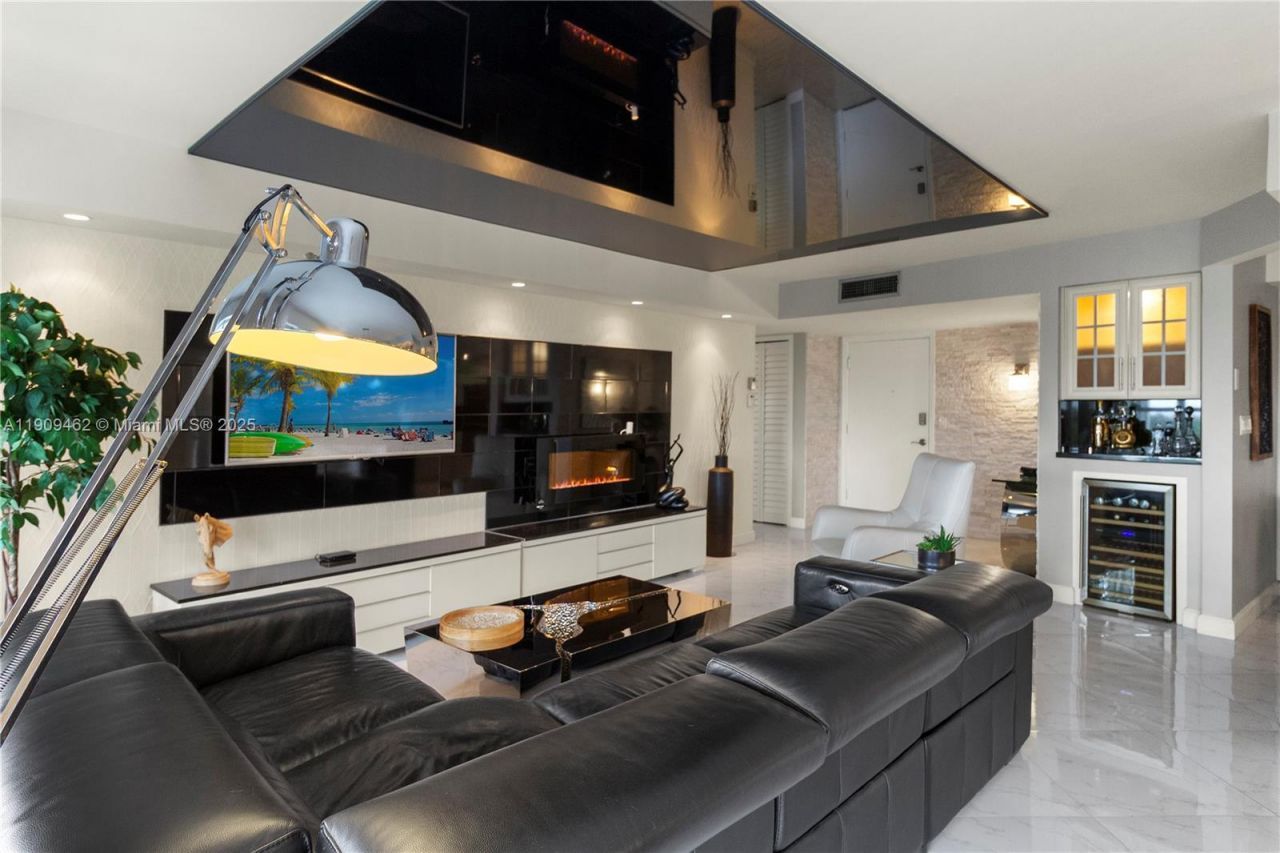 300 Diplomat Parkway, Unit 517, Hallandale Beach, FL 33009 Photo