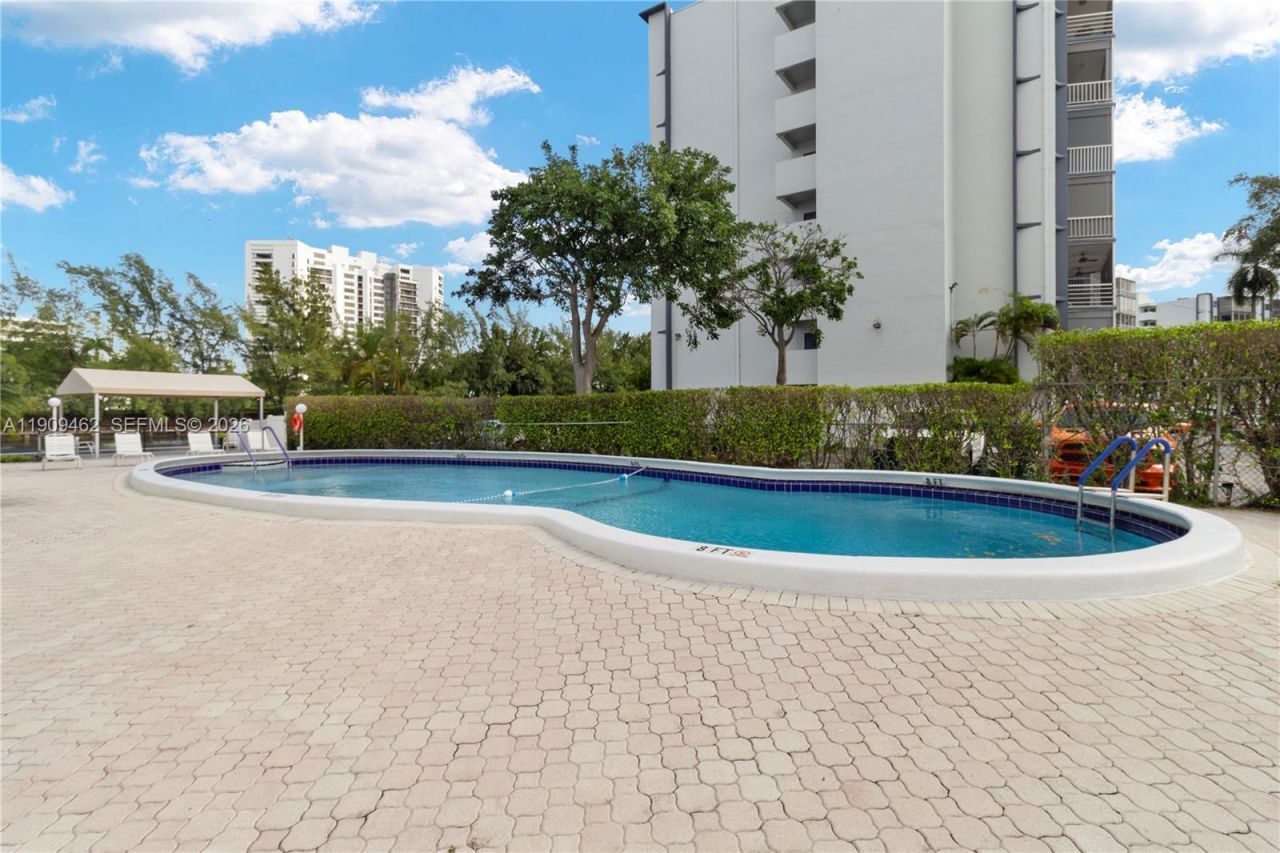 300 Diplomat Parkway, Unit 517, Hallandale Beach, FL 33009 Photo