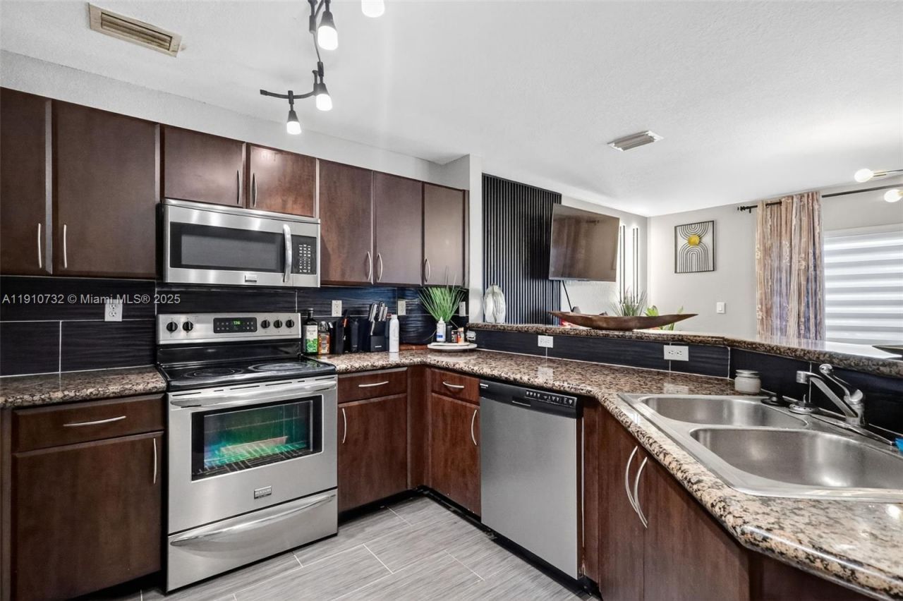 3004 SW 129th Way, Unit 150, Miramar, FL 33027 Photo