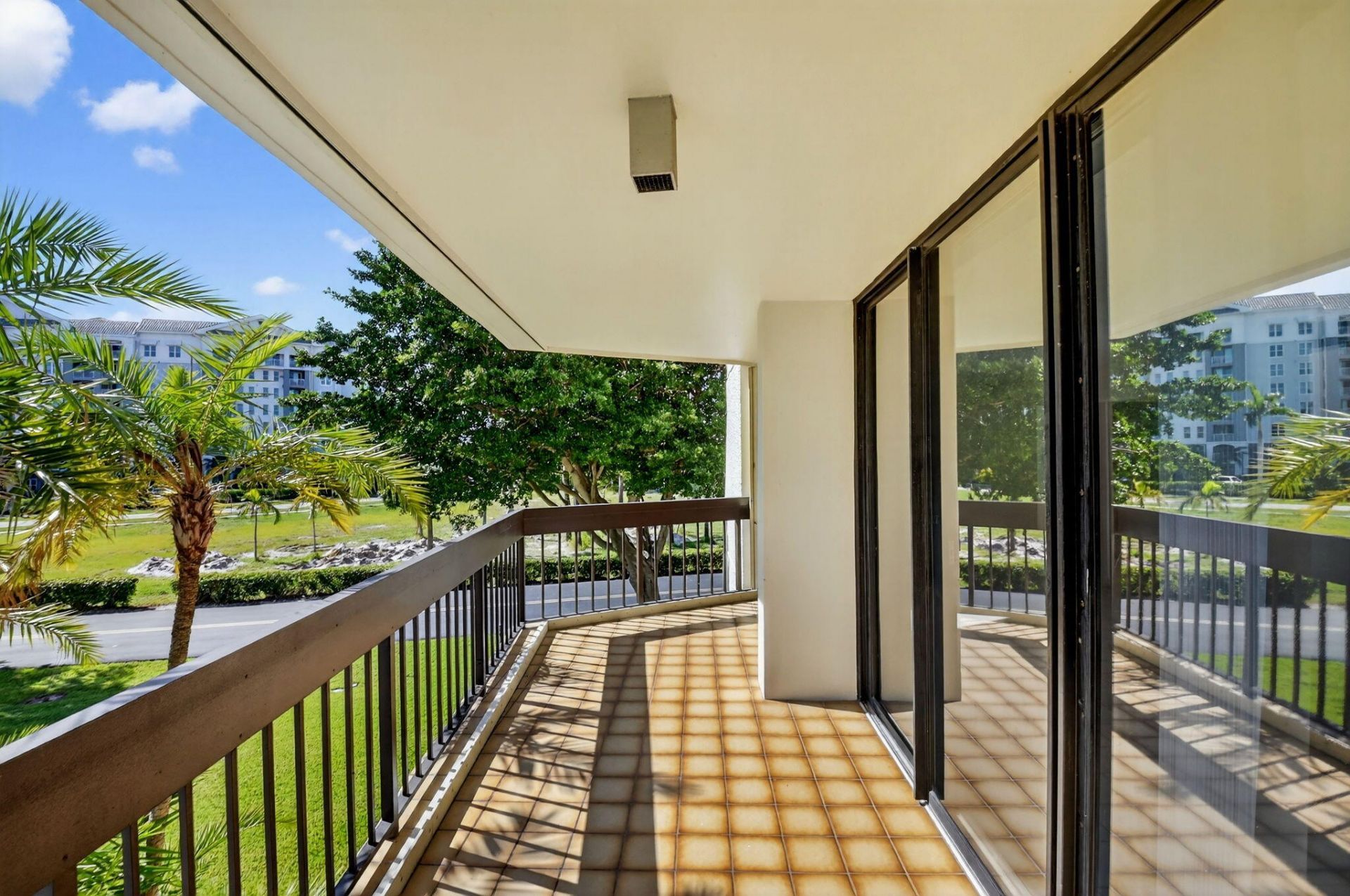 2000 Presidential Way, Unit 206, West Palm Beach, FL 33401 Photo