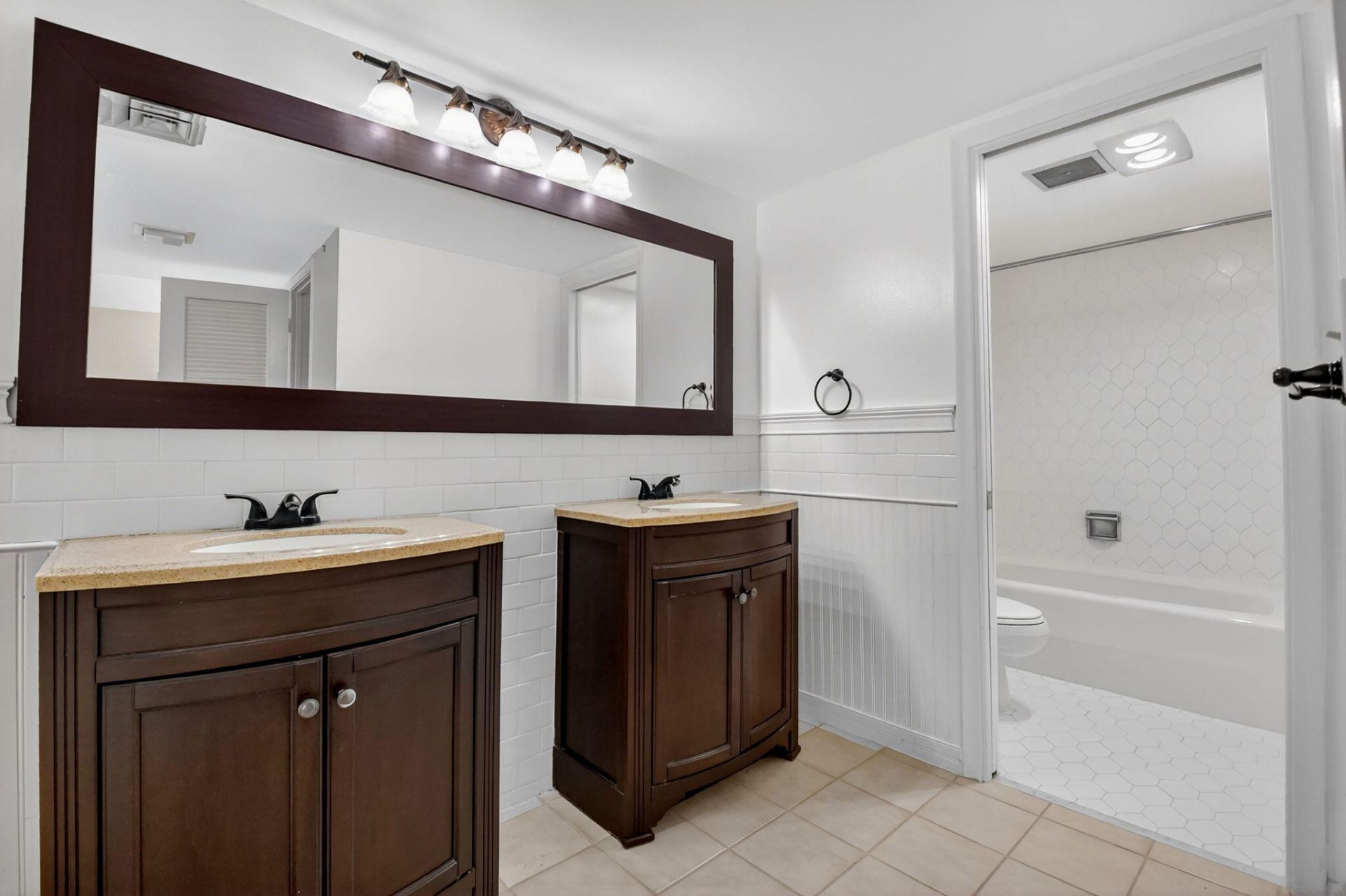 2000 Presidential Way, Unit 206, West Palm Beach, FL 33401 Photo