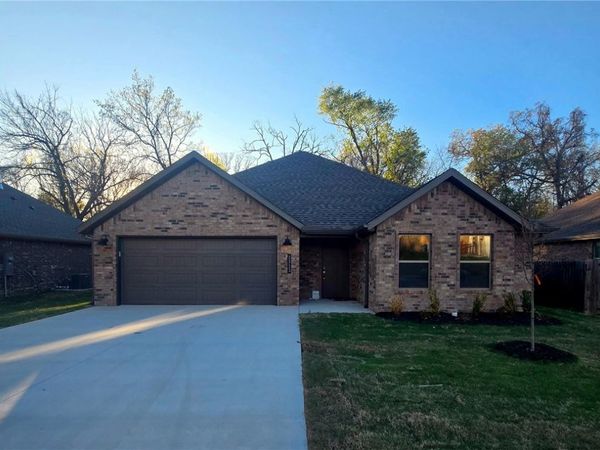 1313 Valley Drive, Gentry, AR 72734