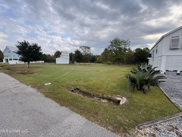 300 Market Street, Waveland, MS 39576