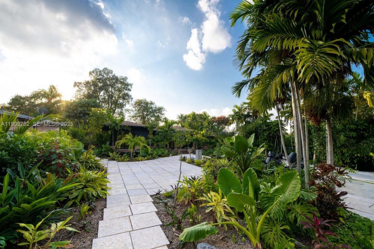 12330 Griffing Blvd, North Miami, FL 33161 Photo