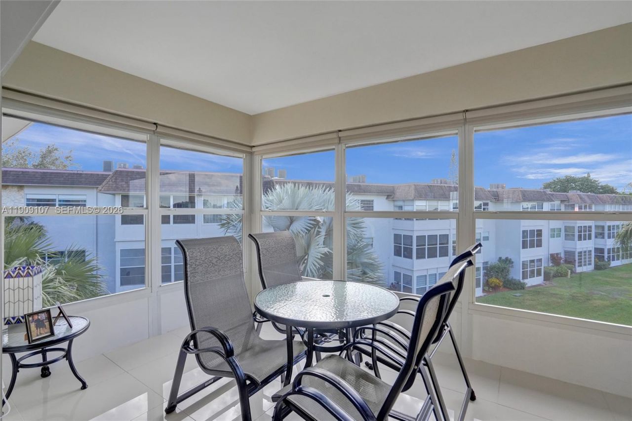 3501 NW 47th Ave, Unit 601, Lauderdale Lakes, FL 33319 Photo