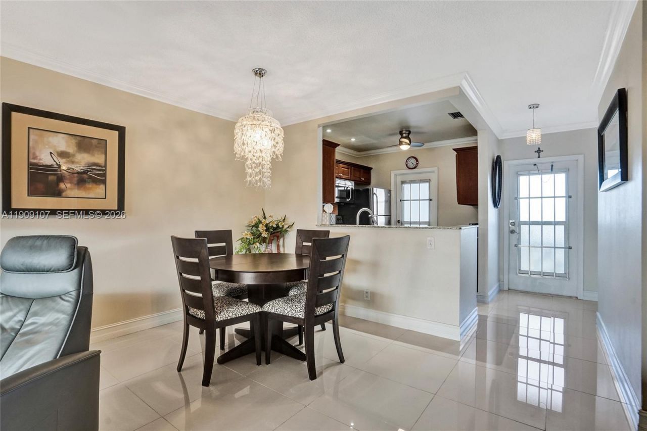 3501 NW 47th Ave, Unit 601, Lauderdale Lakes, FL 33319 Photo