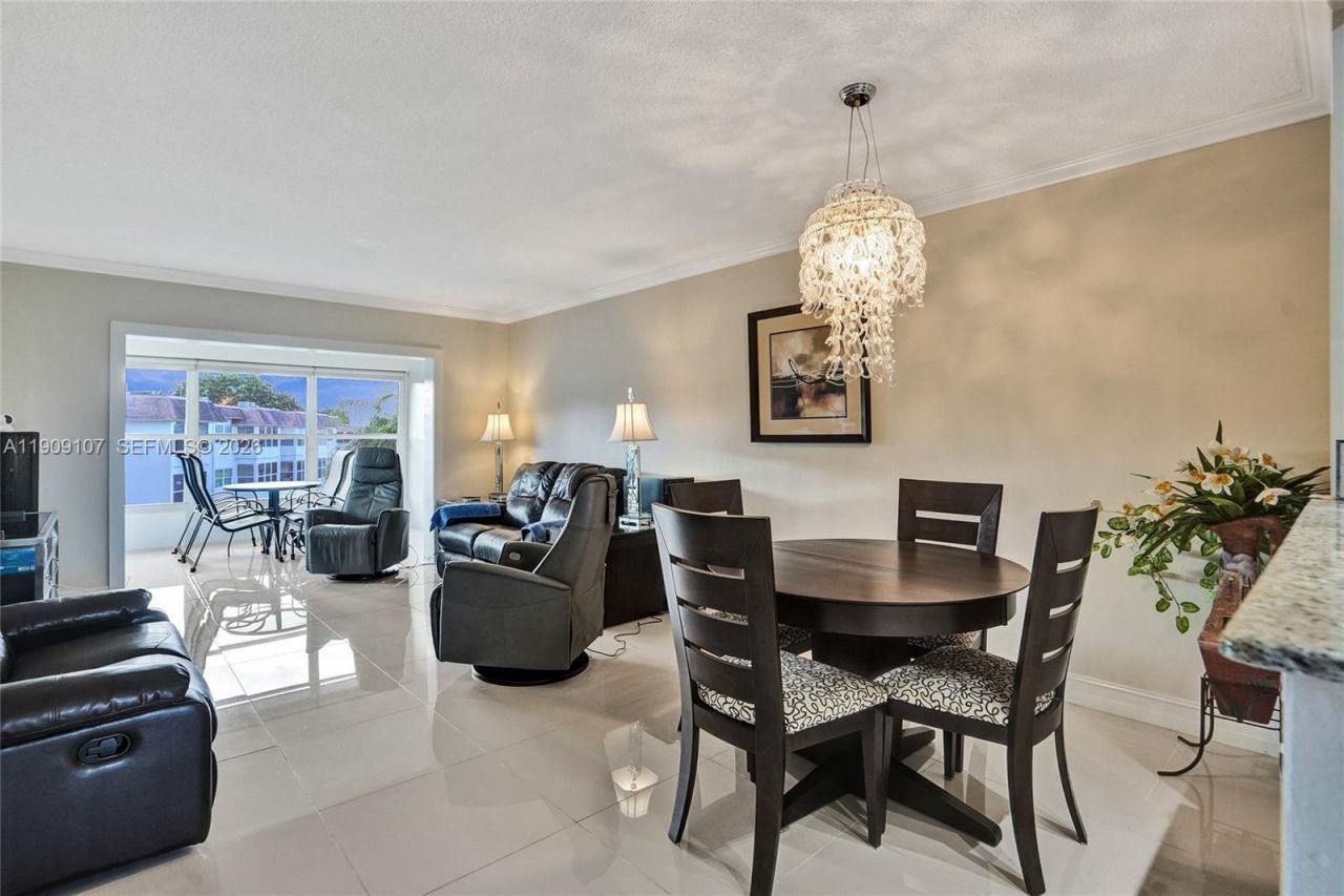 3501 NW 47th Ave, Unit 601, Lauderdale Lakes, FL 33319 Photo