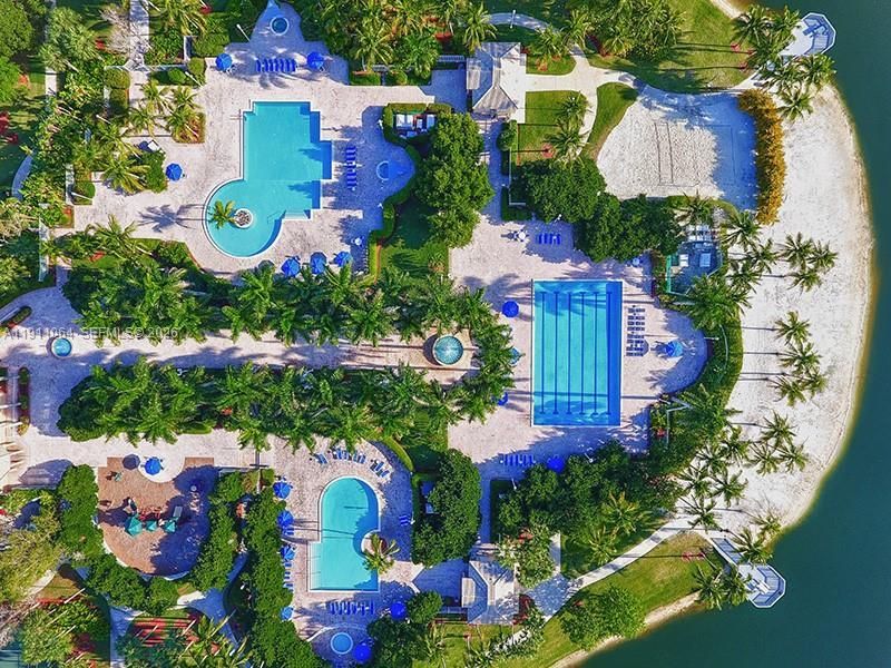 2280 NW 171st Ter, Pembroke Pines, FL 33028 Photo