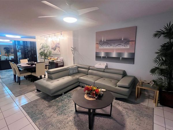 2802 N 46th Avenue, Unit 321B, Hollywood, FL 33021