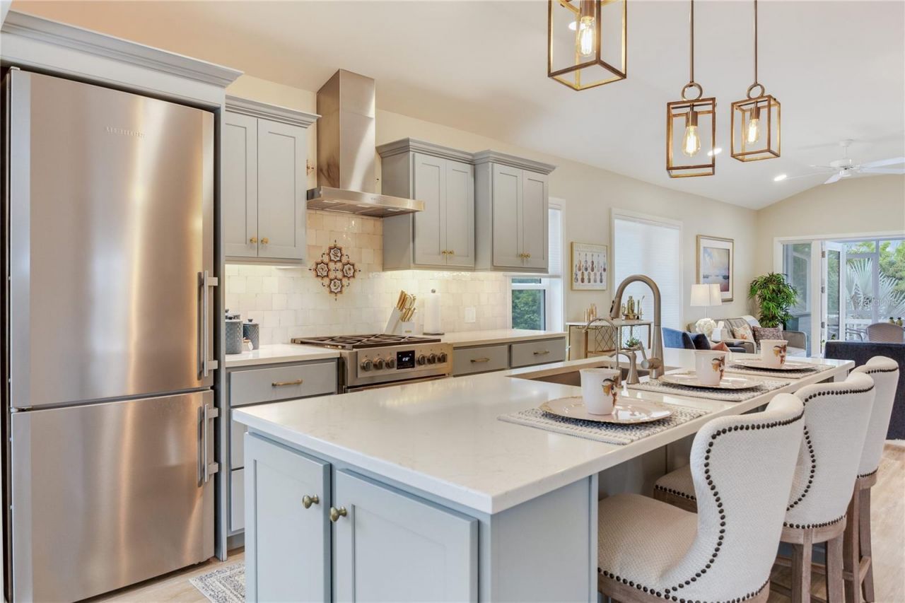 652 Ohio Place, Sarasota, FL 34236 Photo