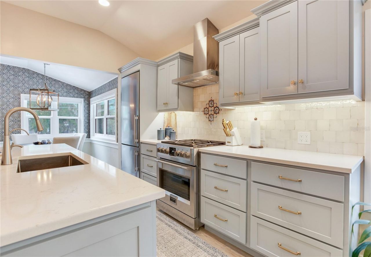 652 Ohio Place, Sarasota, FL 34236 Photo