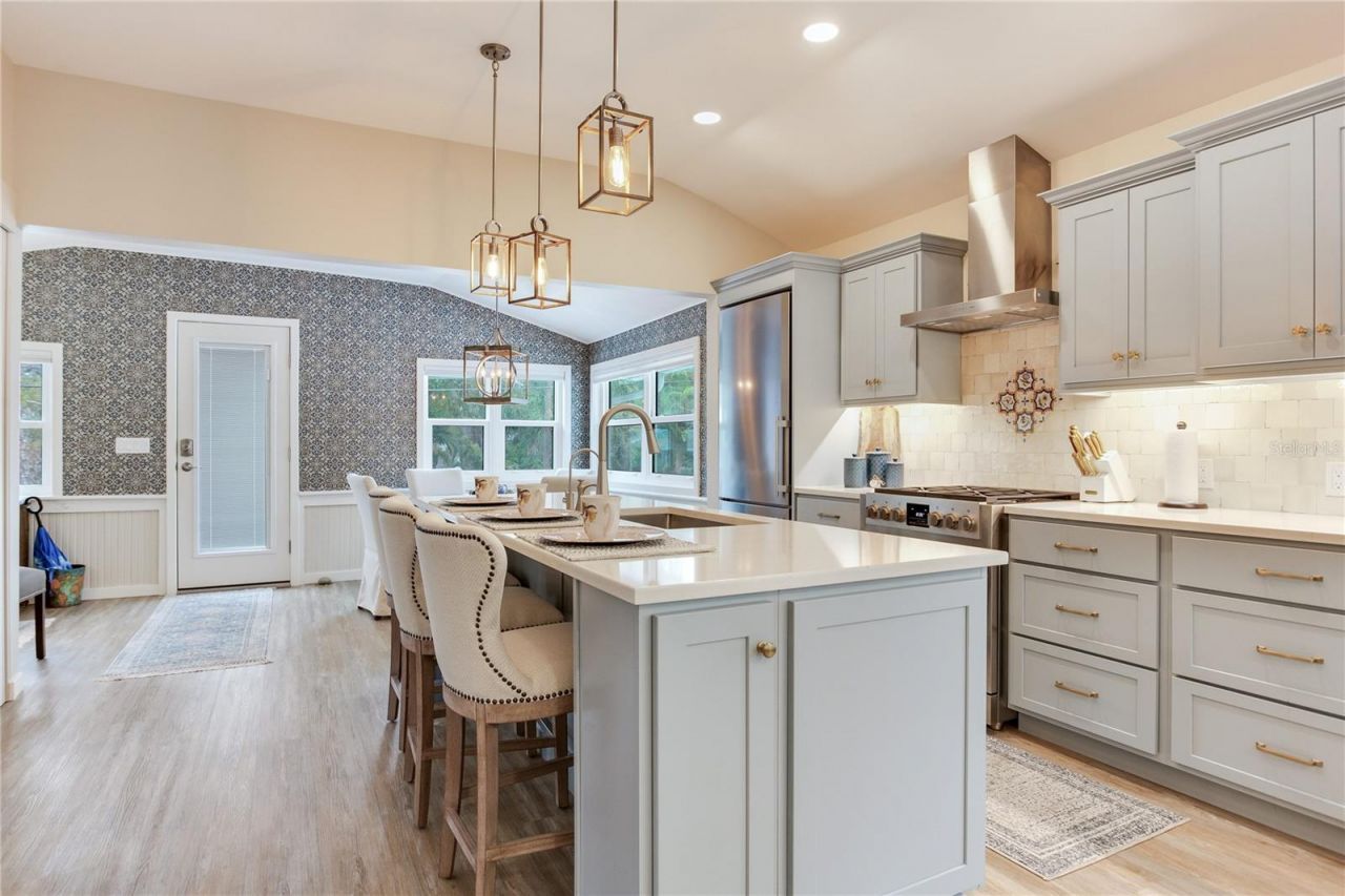 652 Ohio Place, Sarasota, FL 34236 Photo