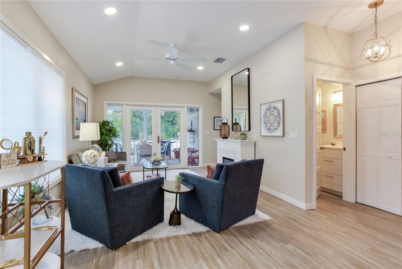 652 Ohio Place, Sarasota, FL 34236 Photo