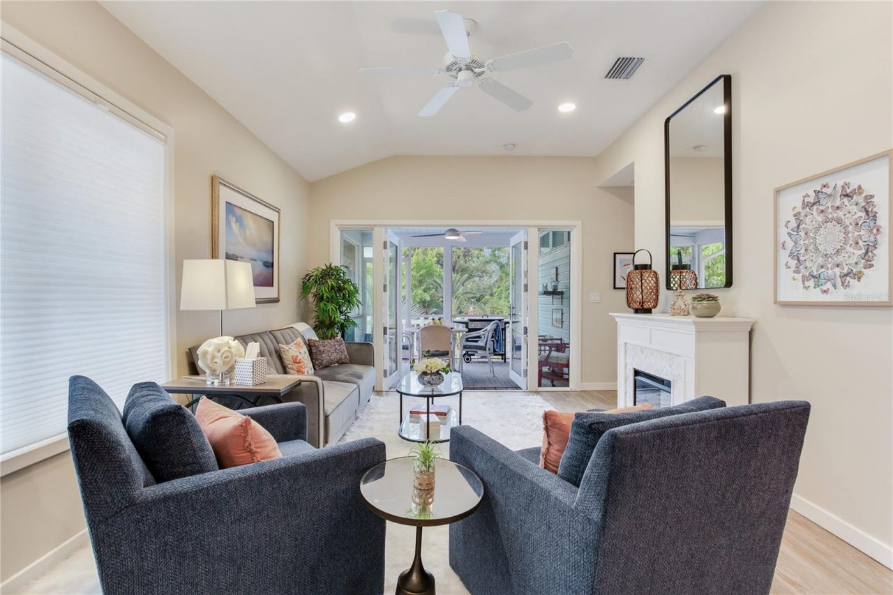 652 Ohio Place, Sarasota, FL 34236 Photo