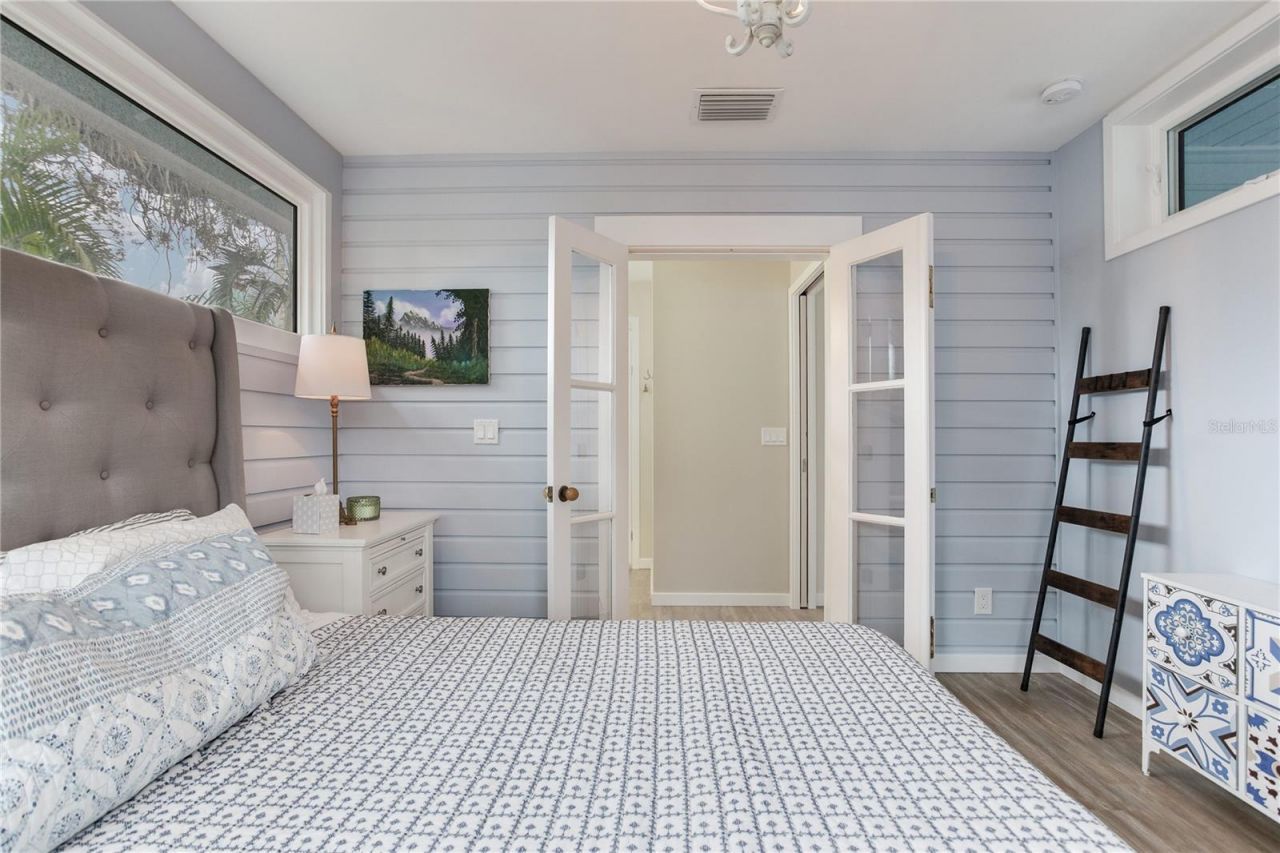 652 Ohio Place, Sarasota, FL 34236 Photo