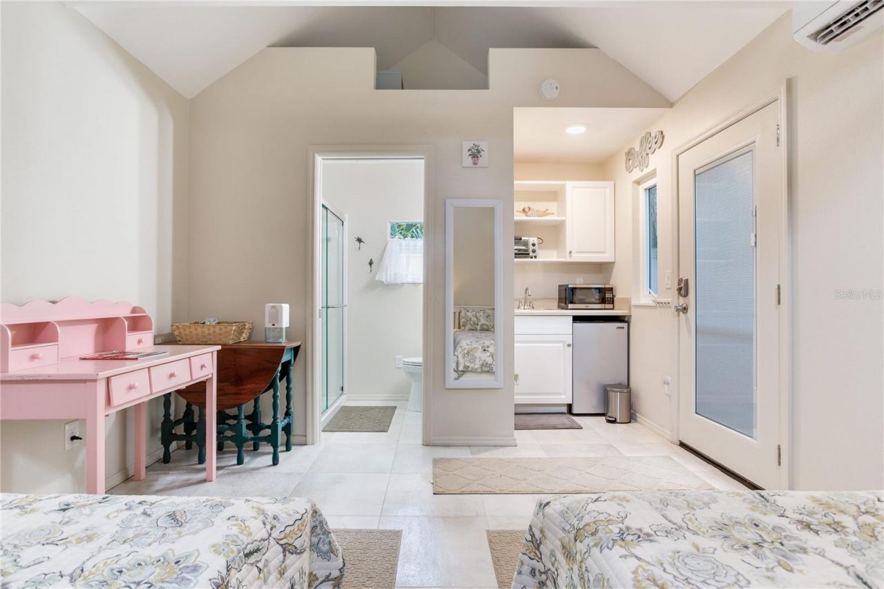 652 Ohio Place, Sarasota, FL 34236 Photo