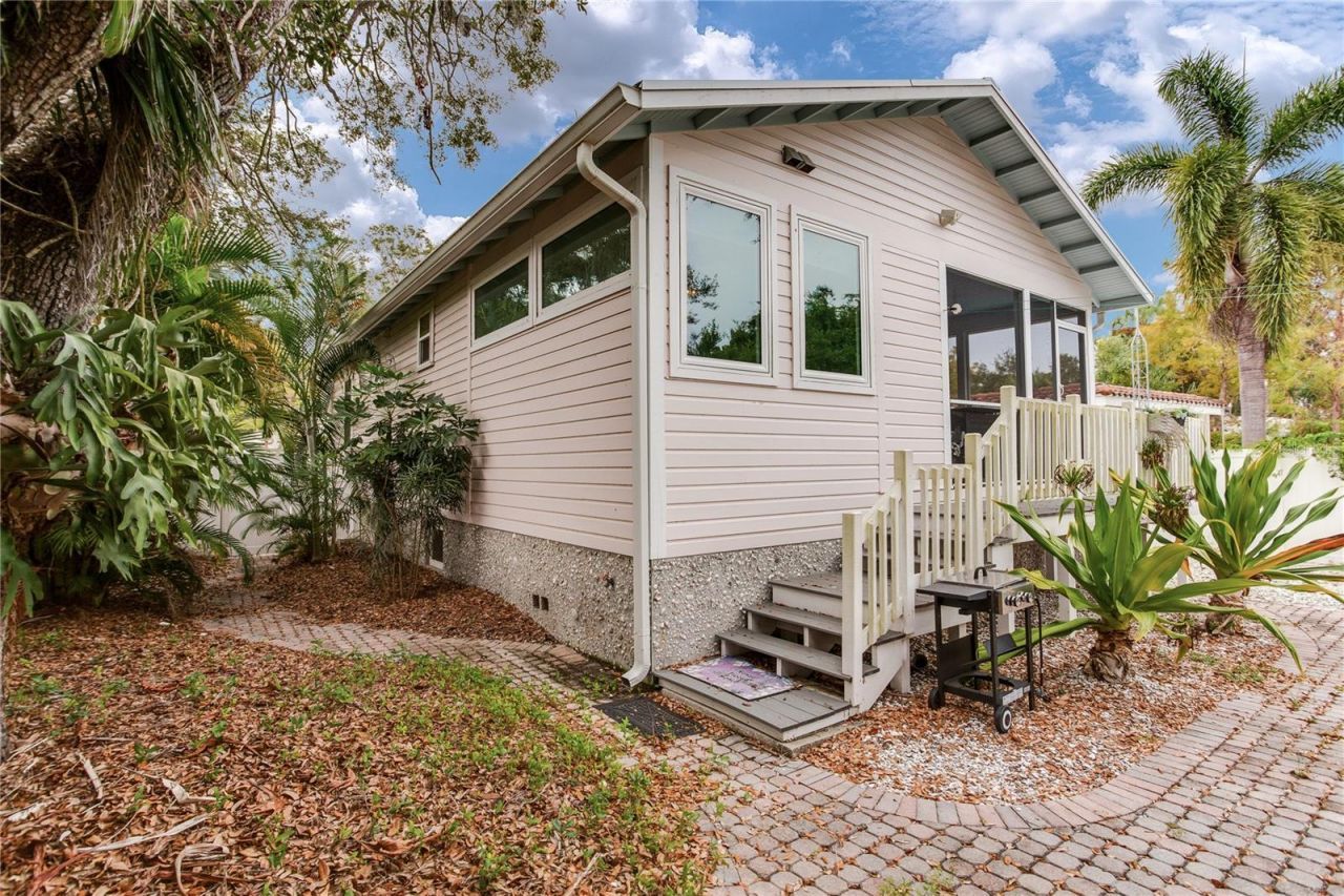 652 Ohio Place, Sarasota, FL 34236 Photo