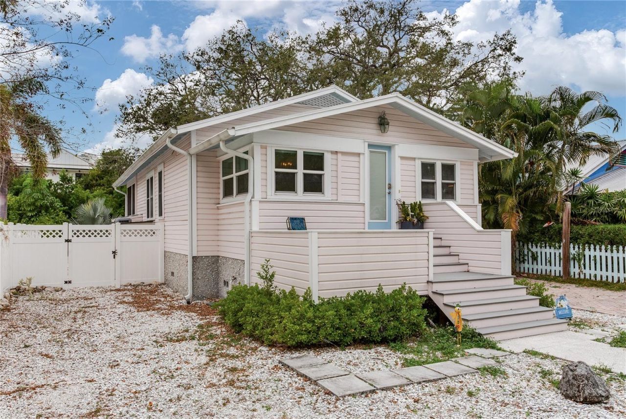 652 Ohio Place, Sarasota, FL 34236 Photo