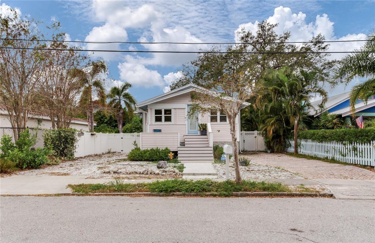 652 Ohio Place, Sarasota, FL 34236 Photo