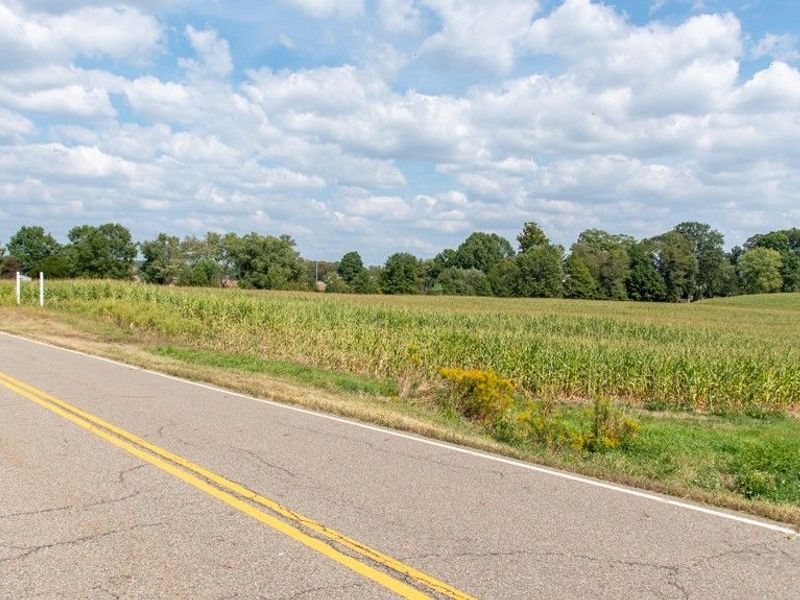 Crystal Lake Avenue NW, Canal Fulton, OH 44614 Photo 2