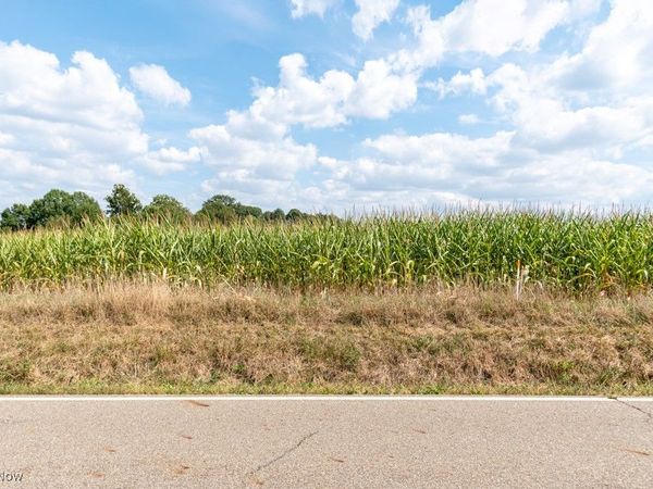 Crystal Lake Avenue NW, Canal Fulton, OH 44614