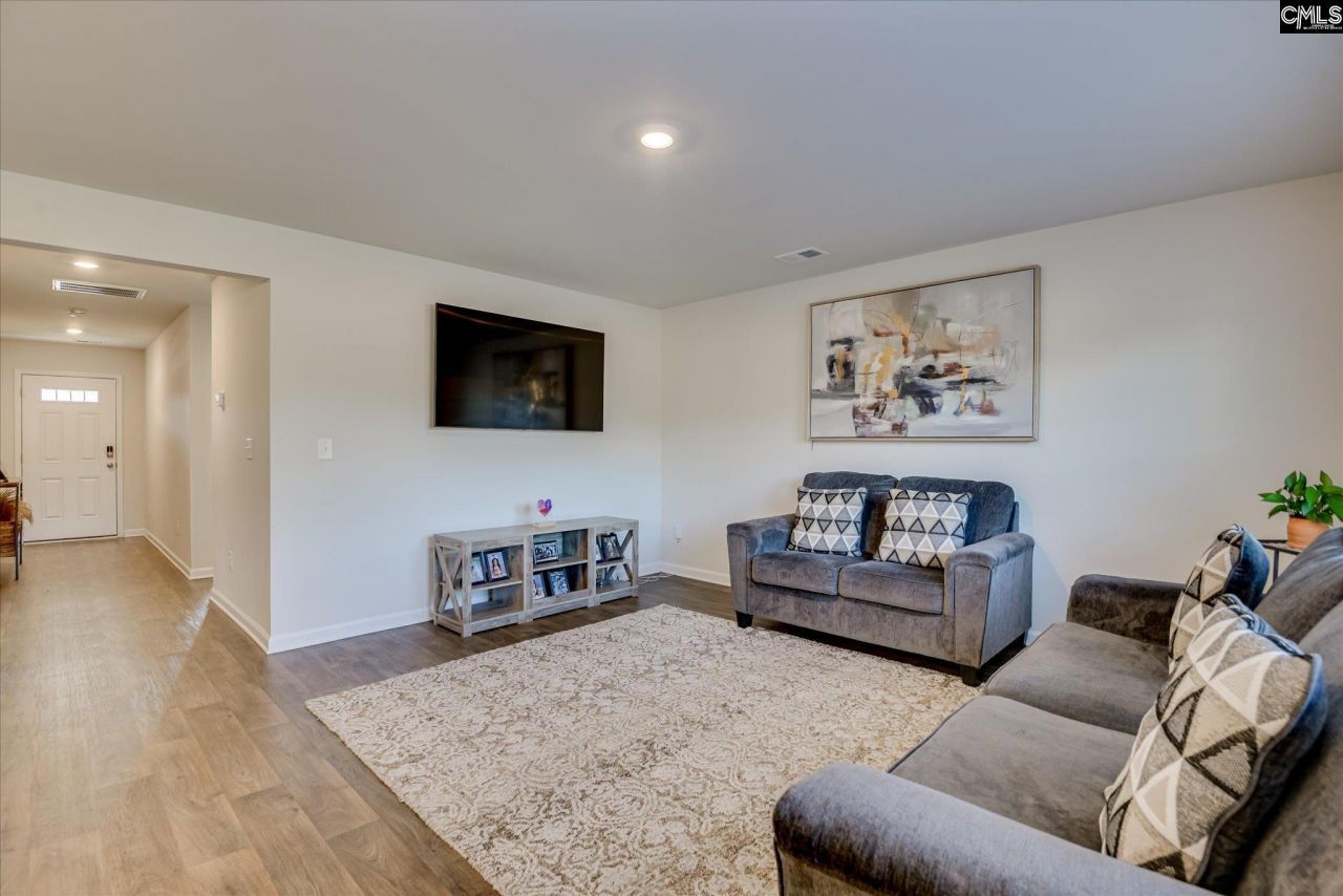 621 Rustic Cabin Lane Photo 8