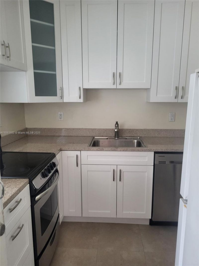 215 Sidonia Ave, Unit 4, Coral Gables, FL 33134 Photo