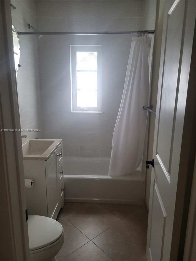 215 Sidonia Ave, Unit 4, Coral Gables, FL 33134 Photo