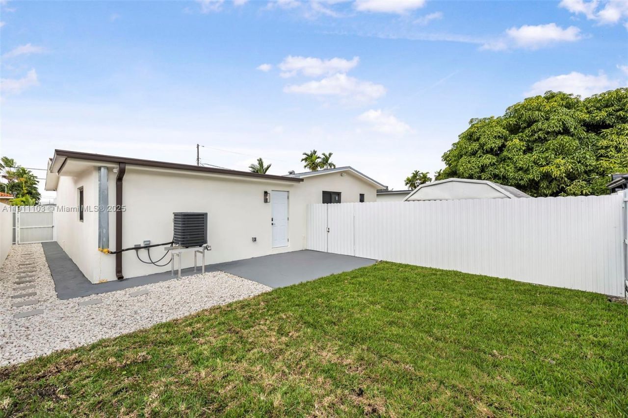 3481 SW 87th Ct, Miami, FL 33165 Photo