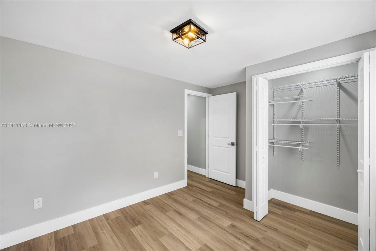 3481 SW 87th Ct, Miami, FL 33165 Photo