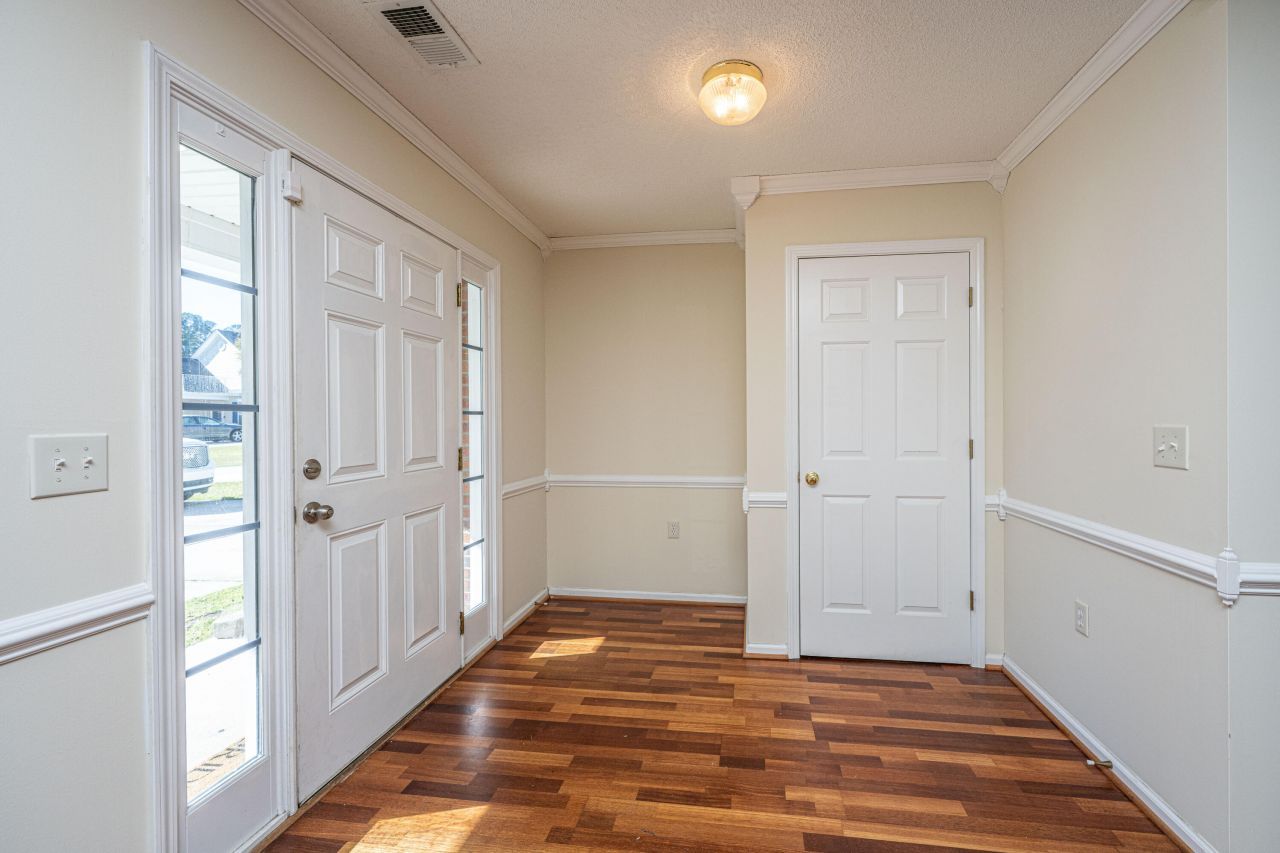 444 Jamestown Drive Photo 8