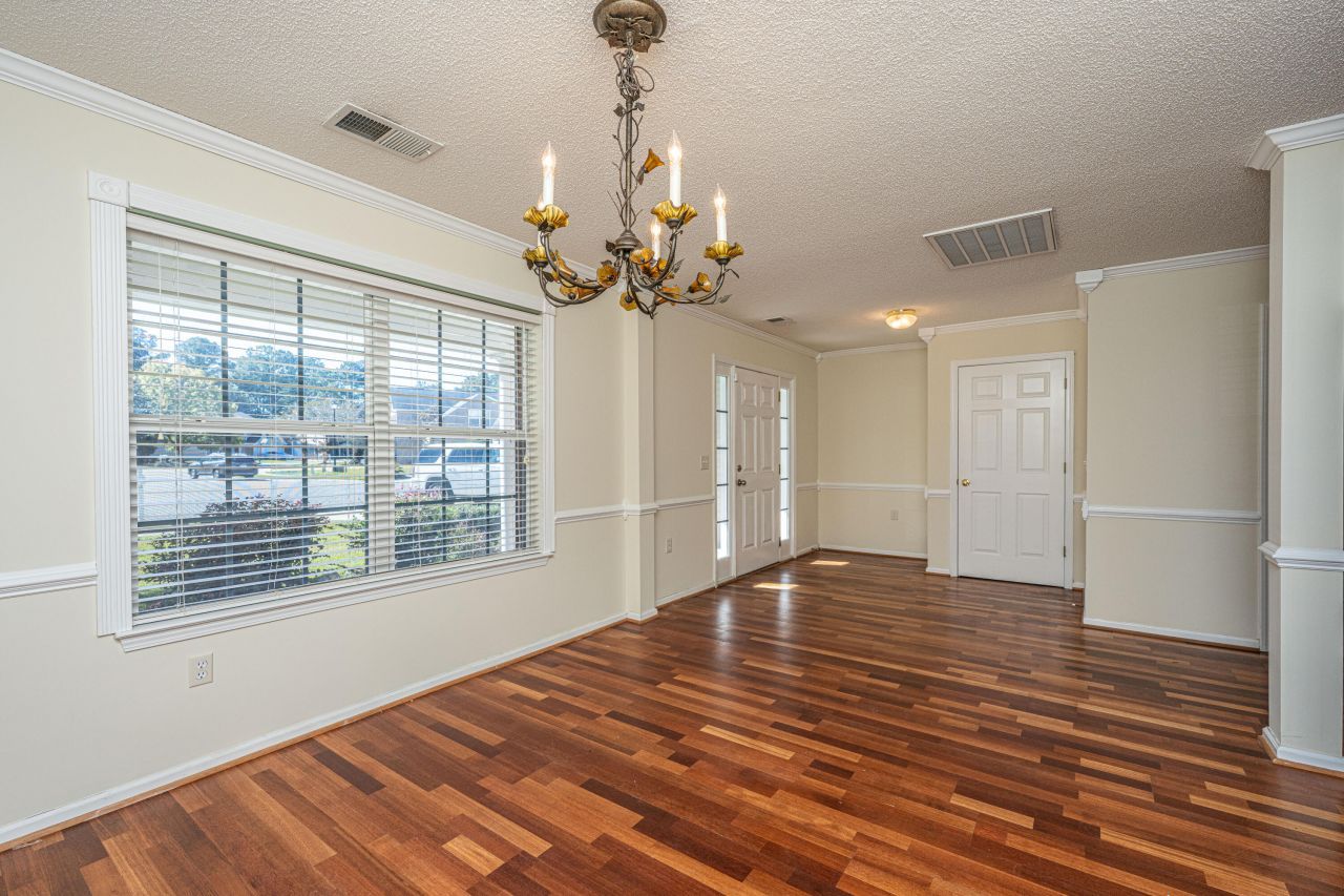 444 Jamestown Drive Photo 9