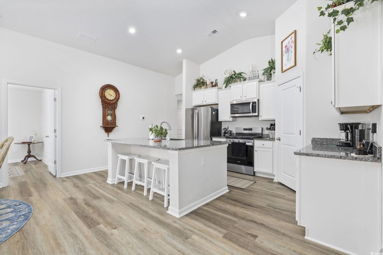 709 Eastridge Dr. Photo 6