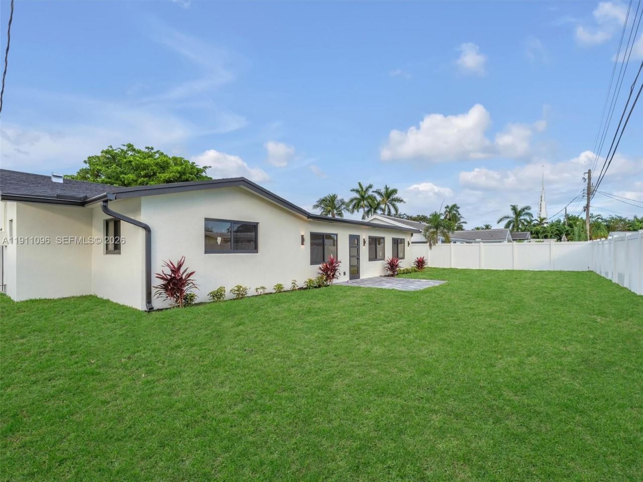 2120 NE 55th Ct, Fort Lauderdale, FL 33308 Photo