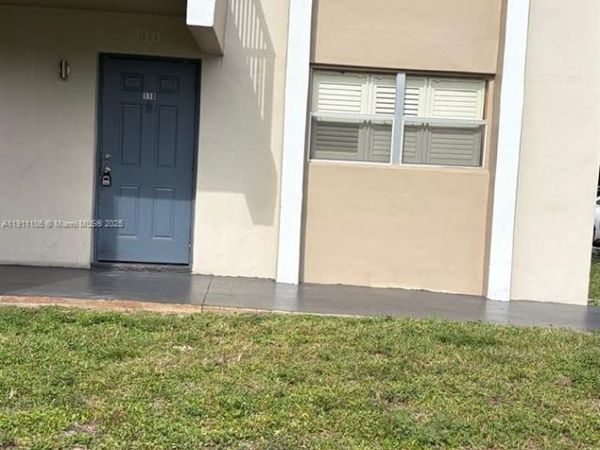 7925 Fairview Dr, Unit 110, Tamarac, FL 33321