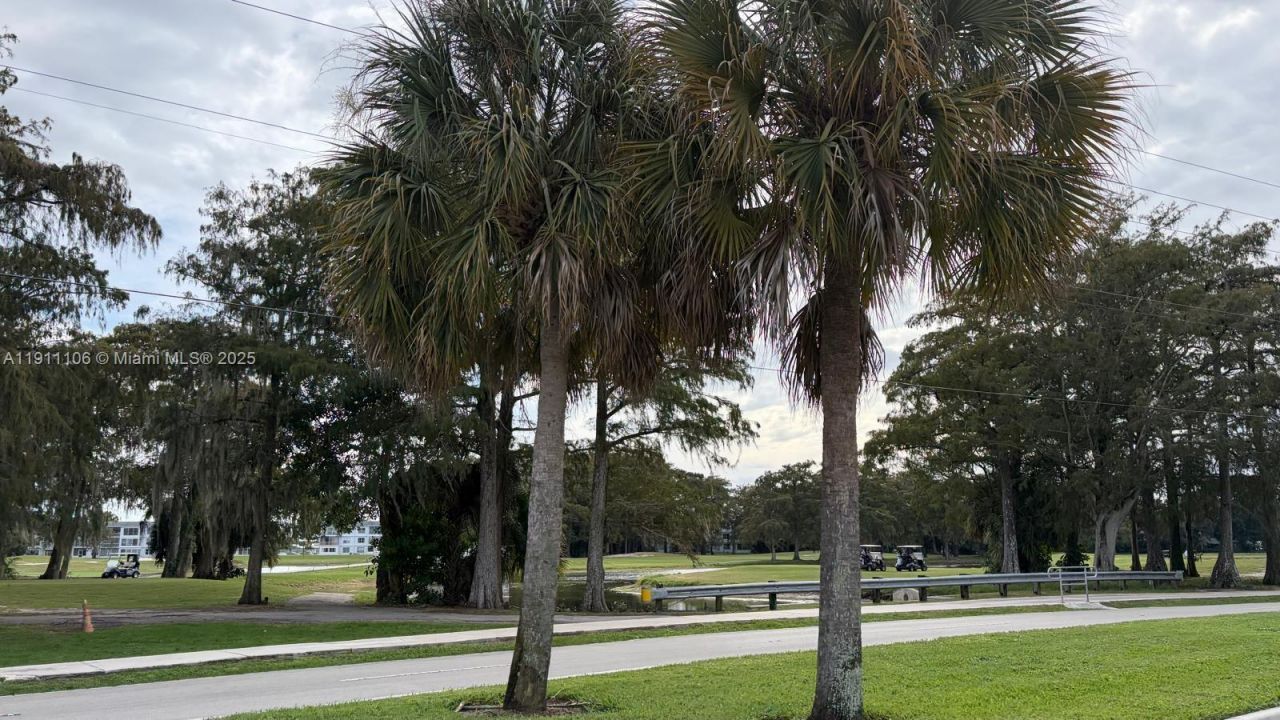 7925 Fairview Dr, Unit 110, Tamarac, FL 33321 Photo