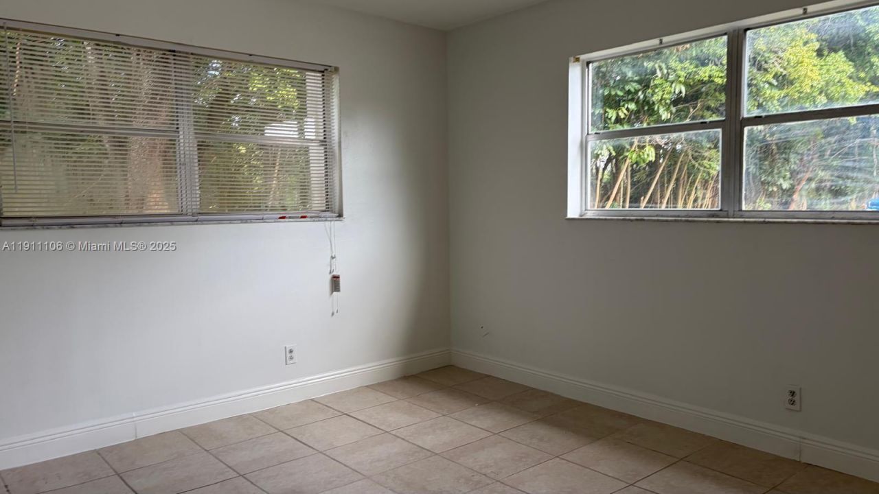 7925 Fairview Dr, Unit 110, Tamarac, FL 33321 Photo