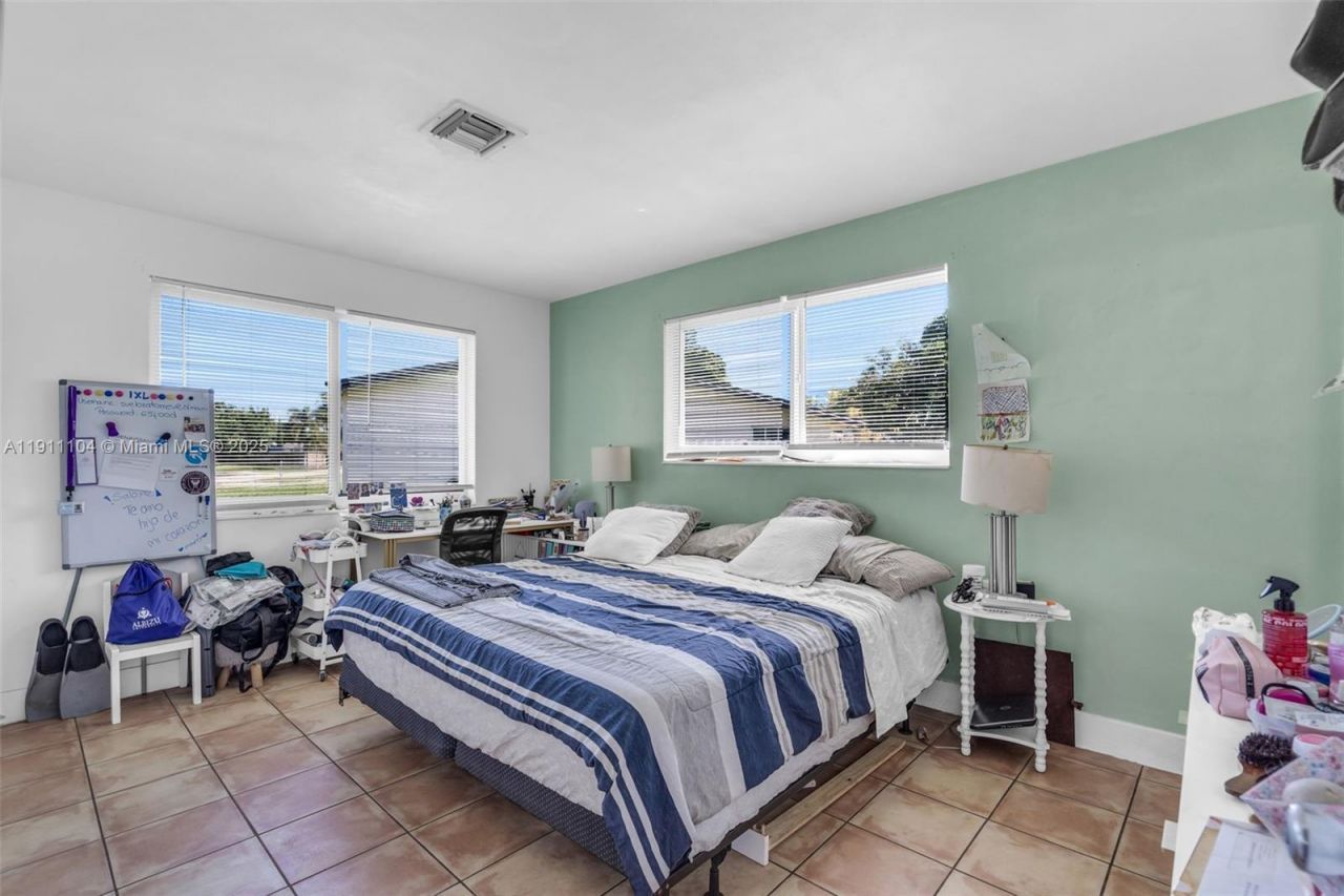 9630 SW 182nd St, Palmetto Bay, FL 33157 Photo