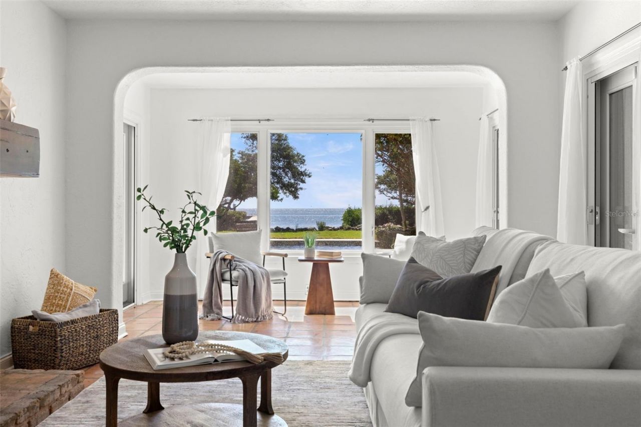 7240 Dr Martin Luther King Jr Street S, Saint Petersburg, FL 33705 Photo