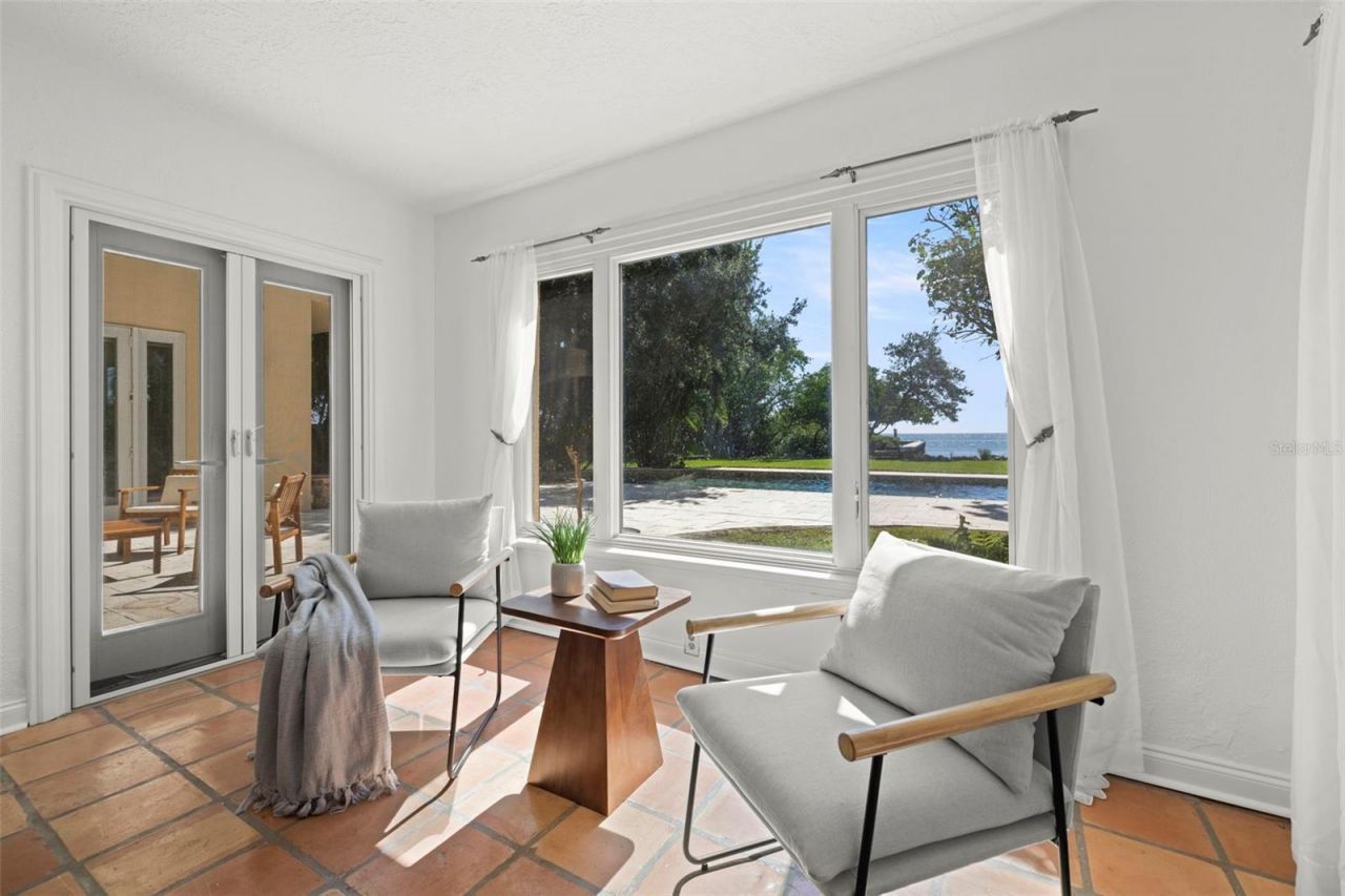 7240 Dr Martin Luther King Jr Street S, Saint Petersburg, FL 33705 Photo